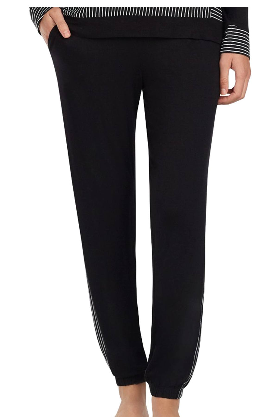 DKNY Black/White Contrast-Panel Lounge Set