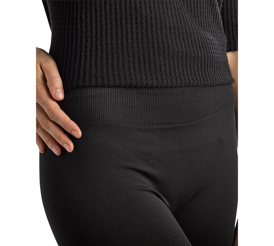 Hue let's Get Cozy Leggings & Socks 2pc Gift Set Red