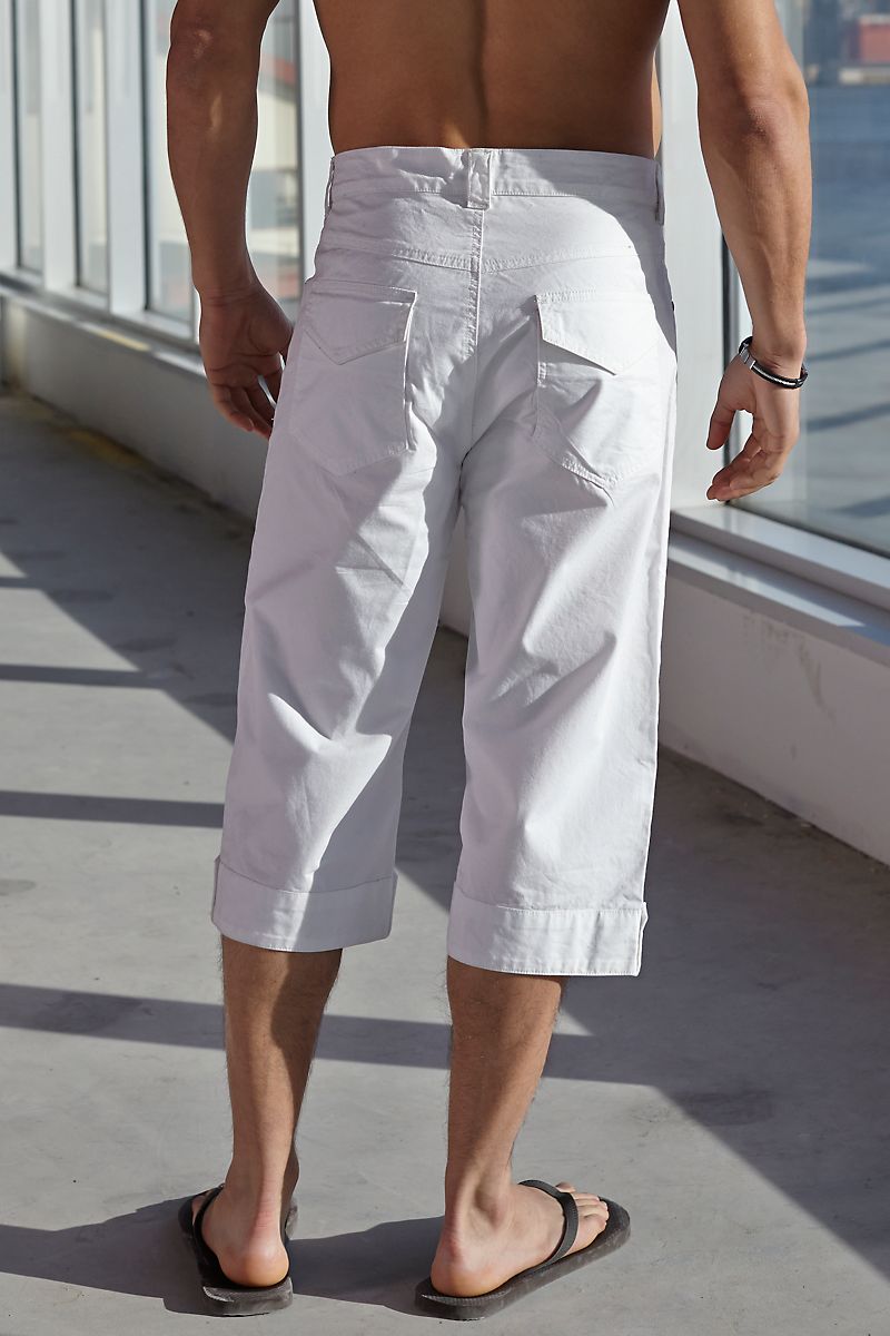 P.O.V. White Capri Short